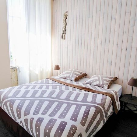 Les Gues Rivieres Bed & Breakfast Pujols  Luaran gambar