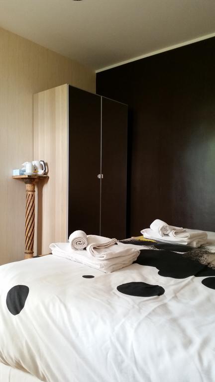 Les Gues Rivieres Bed & Breakfast Pujols  Luaran gambar