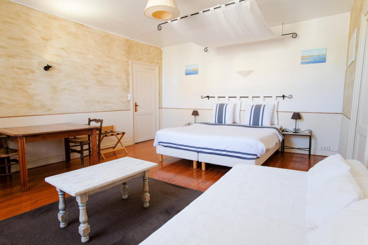 Les Gues Rivieres Bed & Breakfast Pujols  Luaran gambar