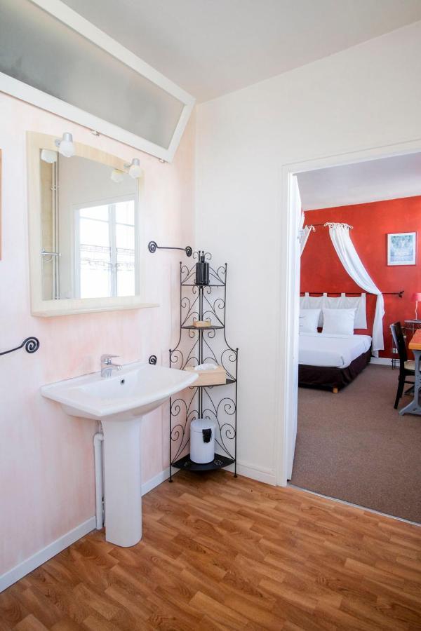 Les Gues Rivieres Bed & Breakfast Pujols  Luaran gambar