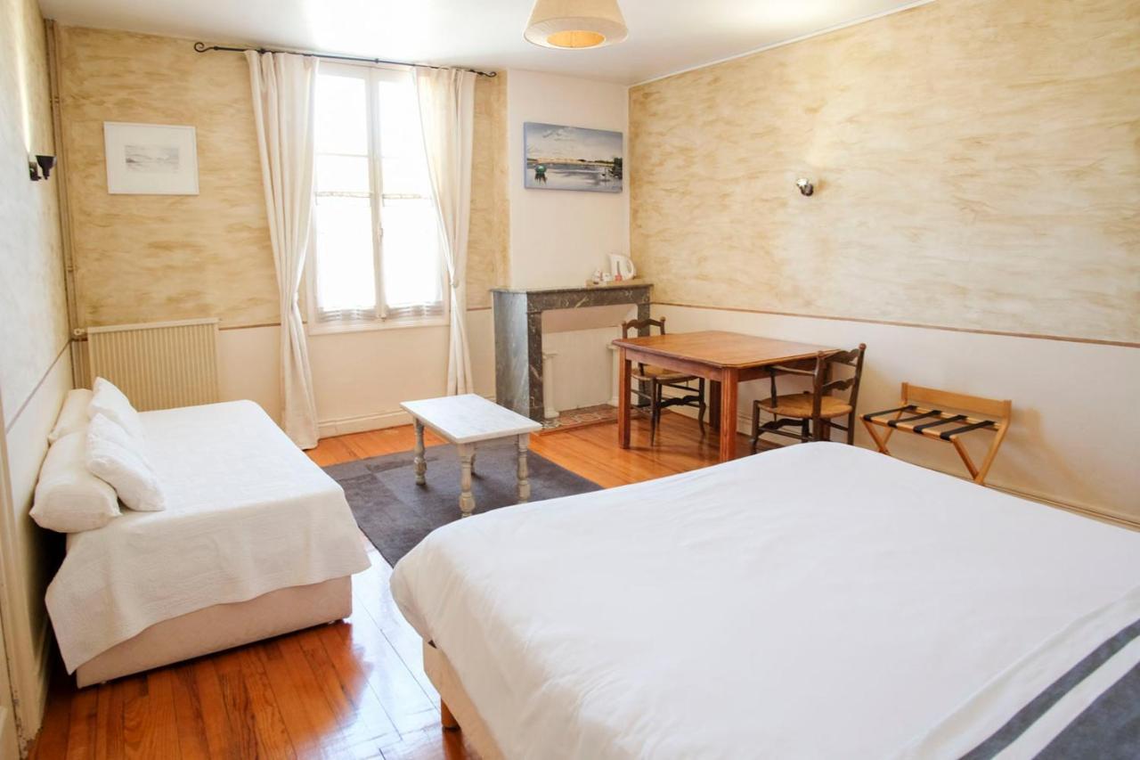Les Gues Rivieres Bed & Breakfast Pujols  Luaran gambar